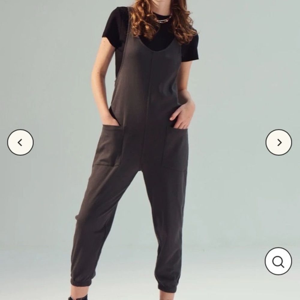 NEW FOR DAYS RELAXING ROMPER BLACK SMALL